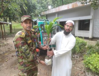 সবুজায়নে সেনাবাহিনীর ব্যতিক্রমী উদ্যোগ, খাগড়াছড়িতে ৩৫ হাজার চারা বিতরণ